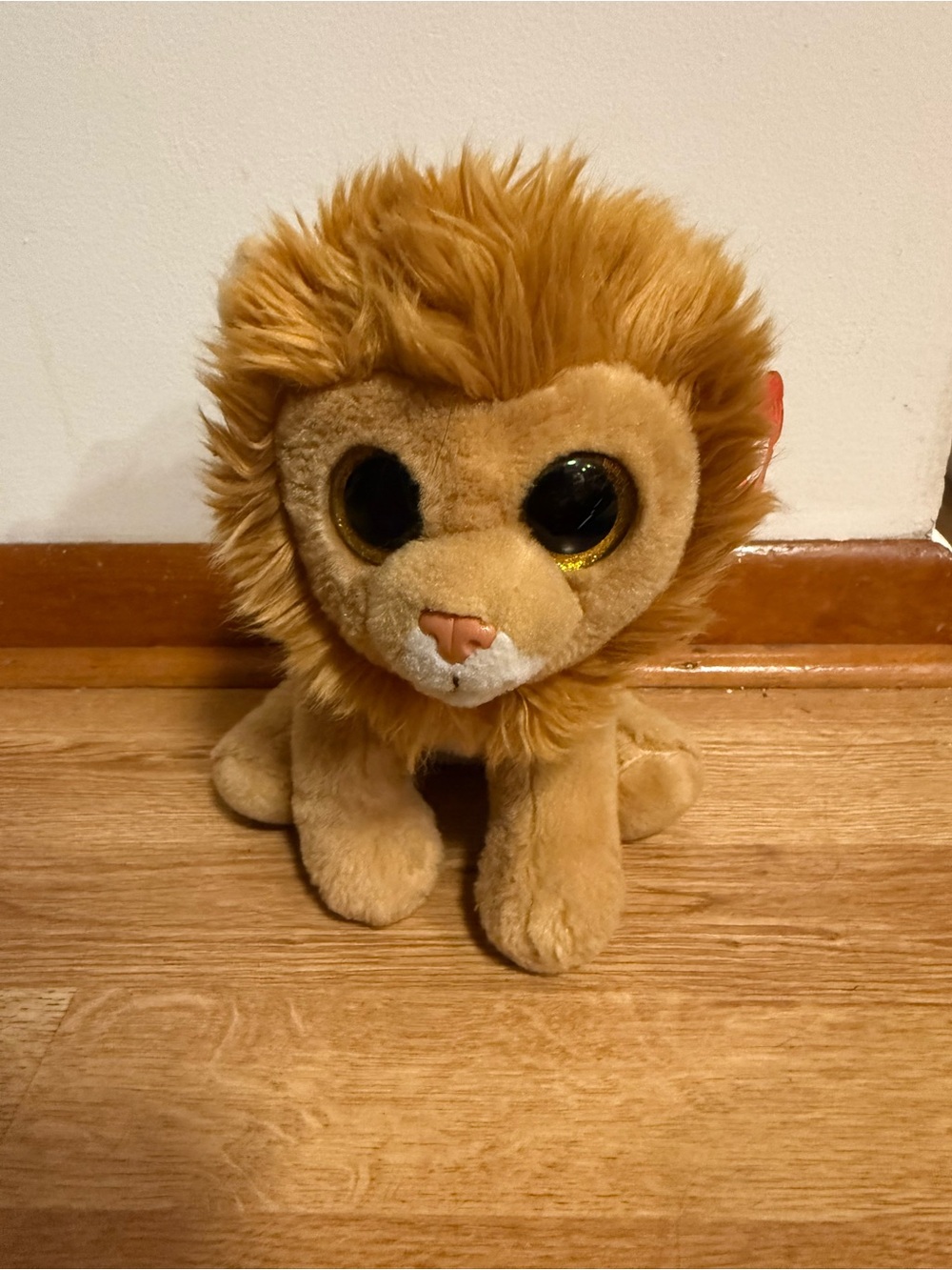 Ty Beanie Babies Louie Lion 8" Plush Stuffed Animal Gold Glitter Eye Classic NWT